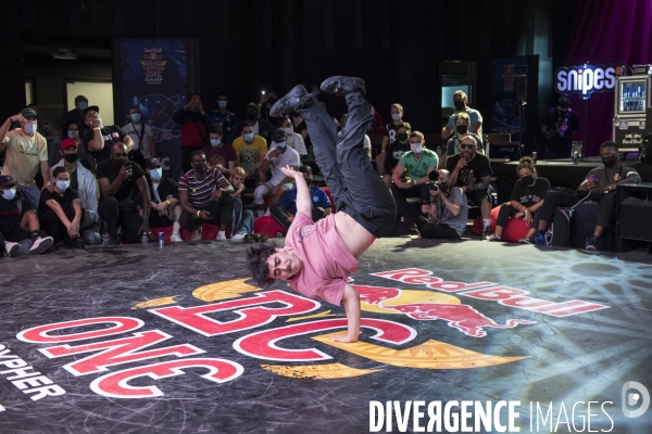 Battle - Red Bull BC One Cypher France B-Girls et B-Boys