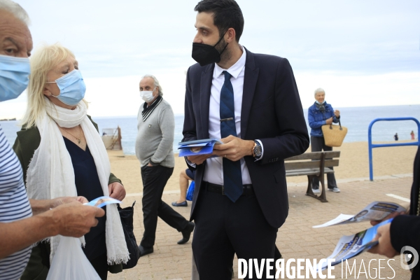 Frejus le 16/05/2021 Thierry Mariani candidat RN  PACA aux elections regionales en campagne sur le marché de Frejus. Distribution de tracts par des militants RN.