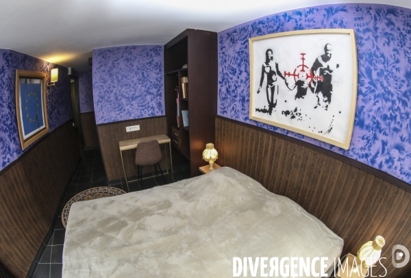 Hotel walled off a paris, une copie de l hotel de banksy