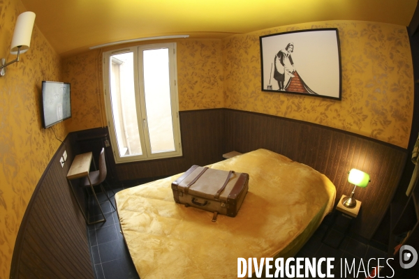 Hotel walled off a paris, une copie de l hotel de banksy