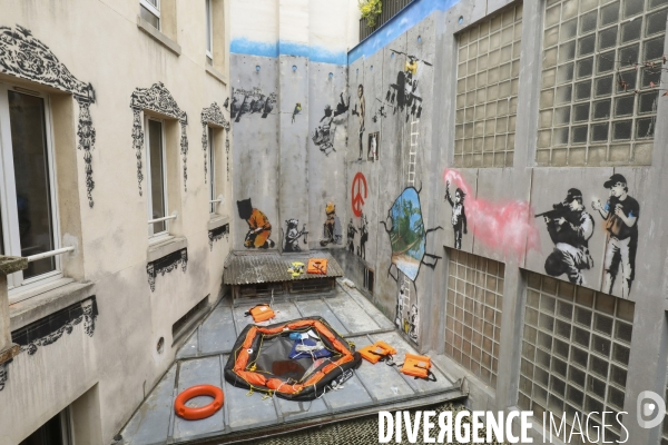 Hotel walled off a paris, une copie de l hotel de banksy