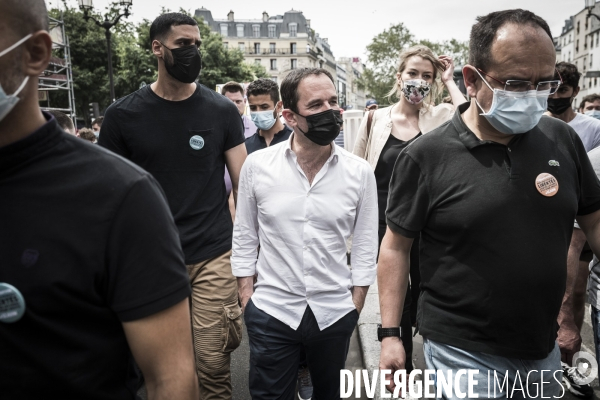 Marche des libertés contre les idées d extrême droite.