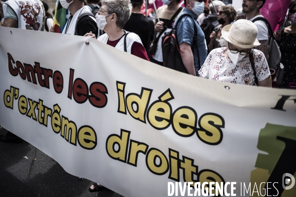 Marche des libertés contre les idées d extrême droite.