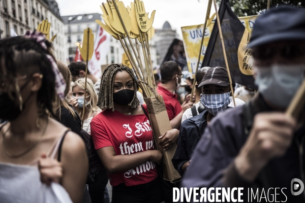 Marche des libertés contre les idées d extrême droite.