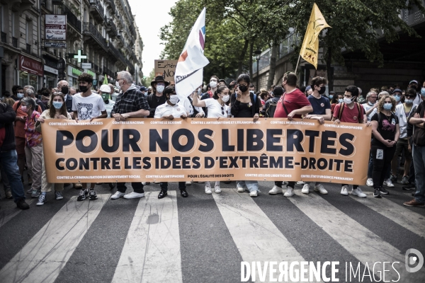 Marche des libertés contre les idées d extrême droite.