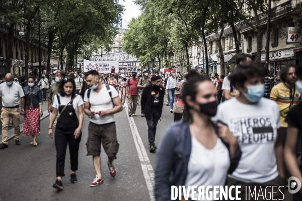 Marche des libertés contre les idées d extrême droite.