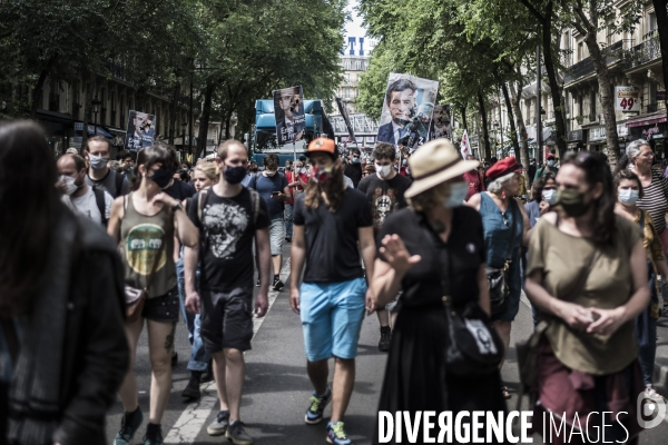 Marche des libertés contre les idées d extrême droite.