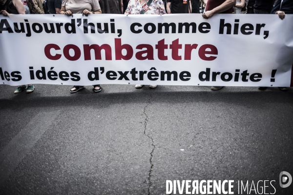 Marche des libertés contre les idées d extrême droite.