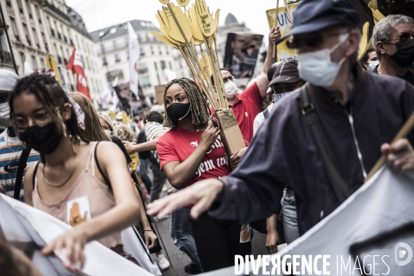 Marche des libertés contre les idées d extrême droite.