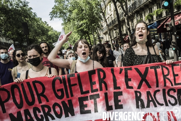 Marche des libertés contre les idées d extrême droite.