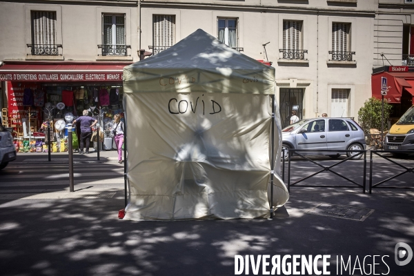 Une tente de test covid à Paris durant la pandemie en 2021