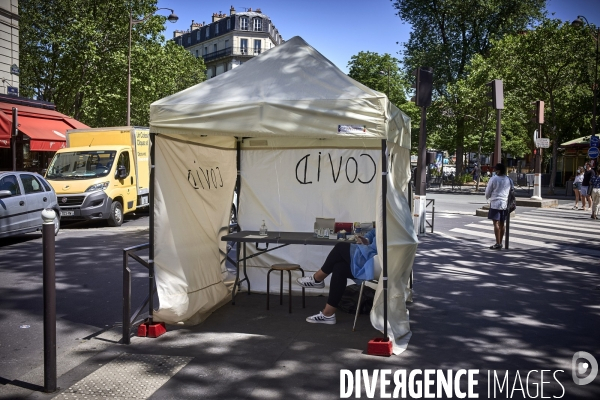 Une tente de test covid à Paris durant la pandemie en 2021