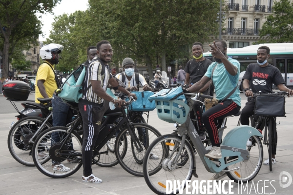 Rassemblement pour le respect des livreurs