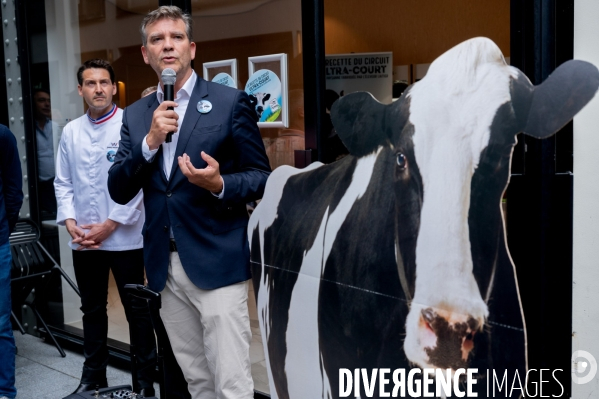 Arnaud Montebourg et les glaces La Mémère.