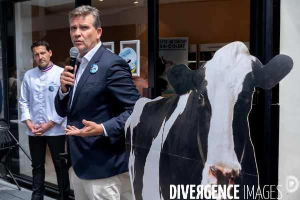 Arnaud Montebourg et les glaces La Mémère.