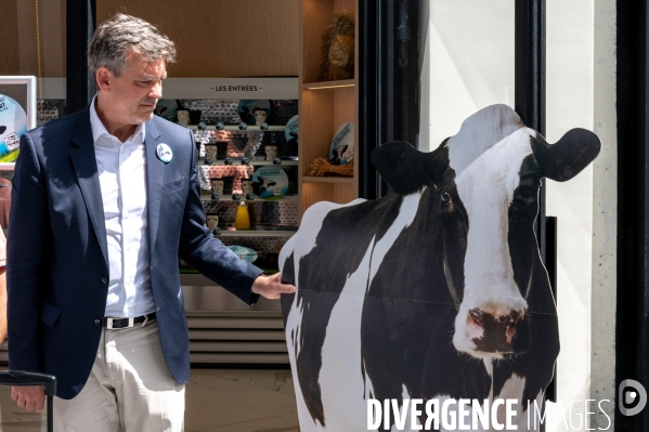 Arnaud Montebourg et les glaces La Mémère.