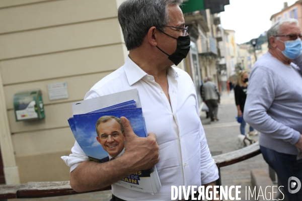 Thierry Mariani candidat RN aux élections régionales PACA en campagne à Antibes