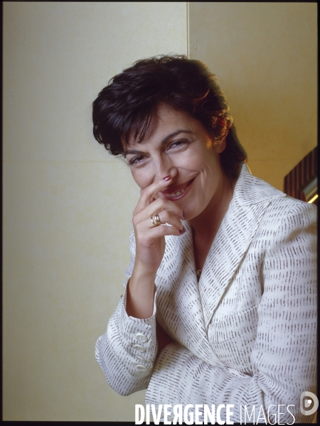 Années 90, Ruth ELKRIEF