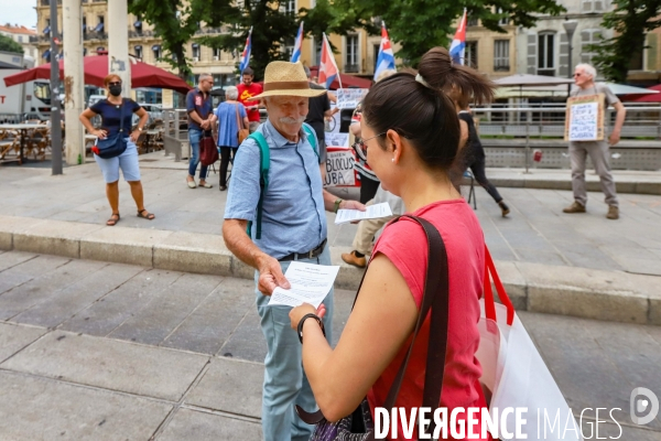 Démonstration solidaire avec le peuple cubain à Marseille