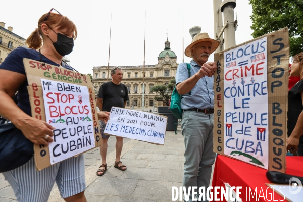 Démonstration solidaire avec le peuple cubain à Marseille