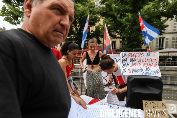 Démonstration solidaire avec le peuple cubain à Marseille