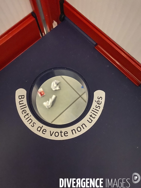 2ème tour Régionales dans l isoloir