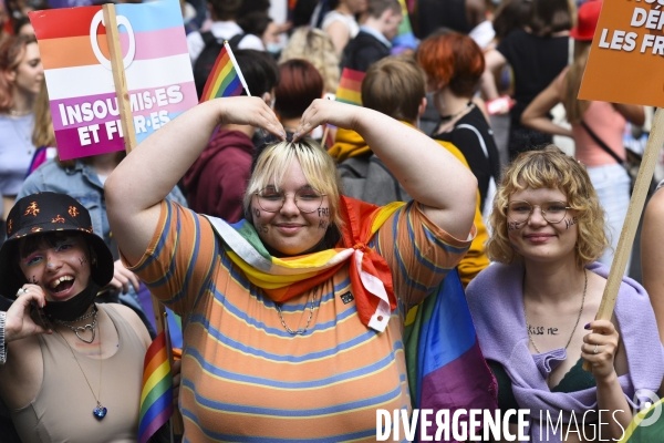 Portraits à la Marche des Fiertés 2021 à Paris. Pride March 2021 in Paris.