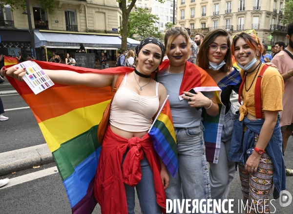 Portraits à la Marche des Fiertés 2021 à Paris. Pride March 2021 in Paris.