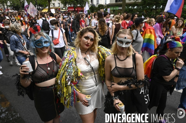 Portraits à la Marche des Fiertés 2021 à Paris. Pride March 2021 in Paris.