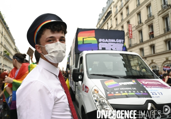 Portraits à la Marche des Fiertés 2021 à Paris. Pride March 2021 in Paris.