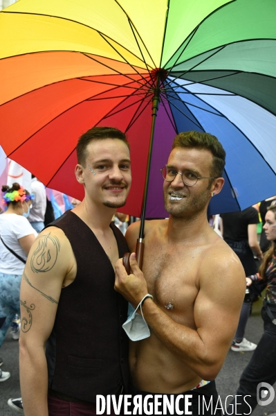 Portraits à la Marche des Fiertés 2021 à Paris. Pride March 2021 in Paris.