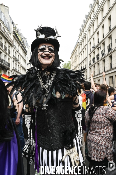 Portraits à la Marche des Fiertés 2021 à Paris. Pride March 2021 in Paris.