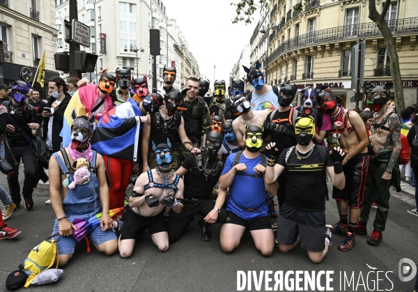 Portraits à la Marche des Fiertés 2021 à Paris. Pride March 2021 in Paris.