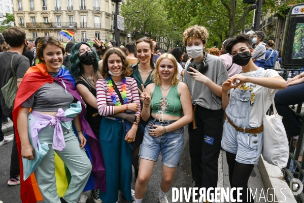 Portraits à la Marche des Fiertés 2021 à Paris. Pride March 2021 in Paris.