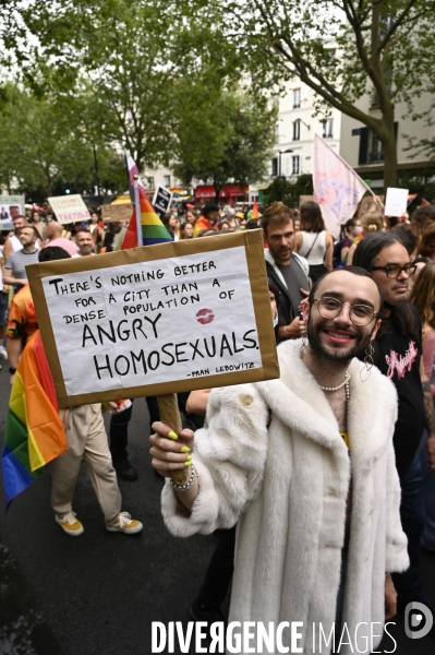 Portraits à la Marche des Fiertés 2021 à Paris. Pride March 2021 in Paris.