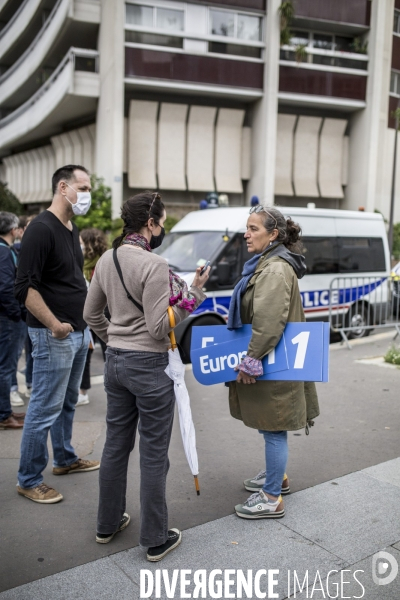 Manifestation devant Europe 1