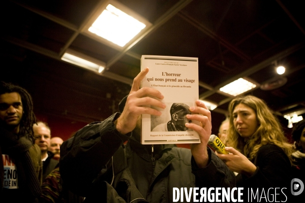 Le collectif Génocide Made in France s invite à la vente des effets personnels de l ancien président François Mitterand