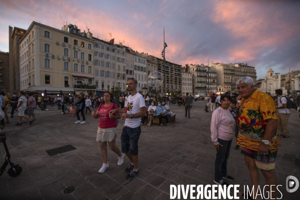 Fête nationale 2021 à Marseille, en soirée.