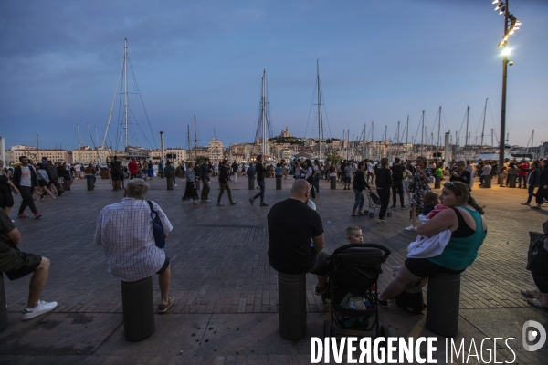 Fête nationale 2021 à Marseille, en soirée.