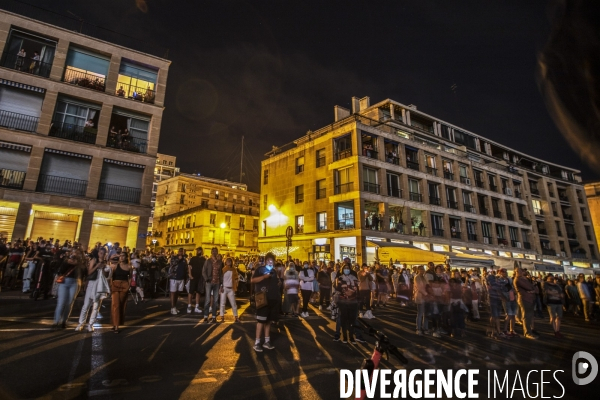 Fête nationale 2021 à Marseille, en soirée.