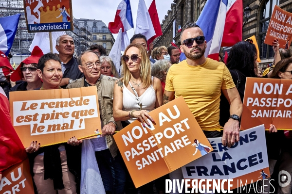 Manifestation contre le passe sanitaire à Paris