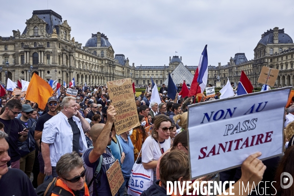 Manifestation contre le passe sanitaire à Paris