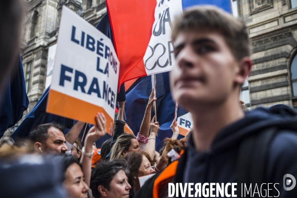 Manifestation a paris contre le pass sanitaire.