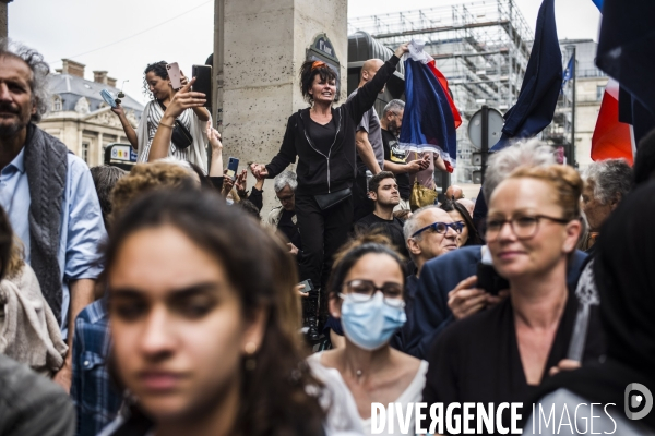 Manifestation a paris contre le pass sanitaire.