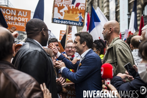 Manifestation a paris contre le pass sanitaire.