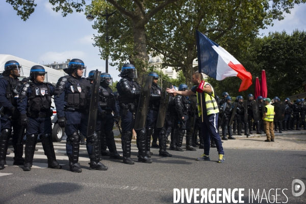 Manifestation a paris contre le pass sanitaire.