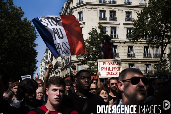 Manifestation a paris contre le pass sanitaire.