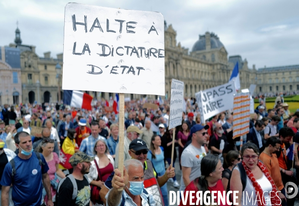 Manifestation contre le passe sanitaire à Paris