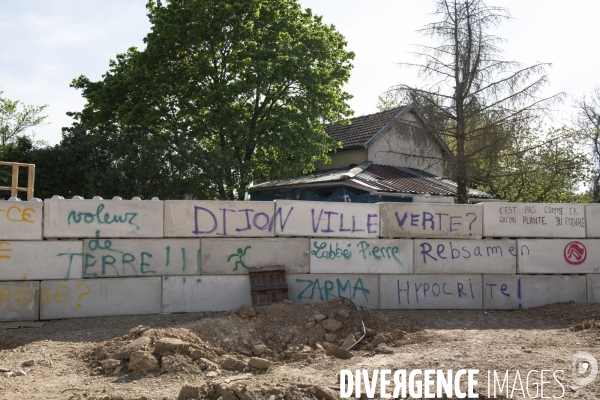 Première évacuation jardins de l engrenage