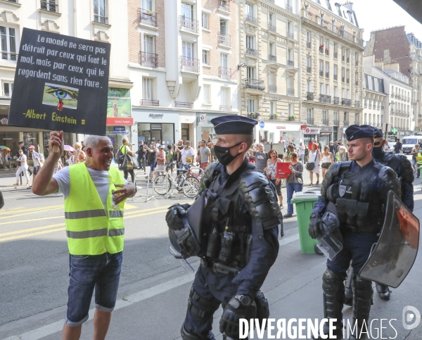 Manifestation contre le pass sanitaire a paris